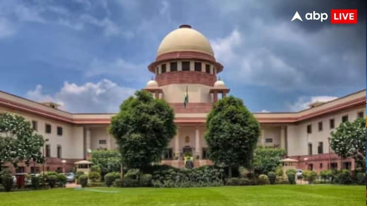कानून और नीति शोध केंद्र की रिपोर्ट में कहा गया है कि सुप्रीम कोर्ट की महिला जजों का कार्यकाल पुरुष जजों से एक वर्ष कम है।