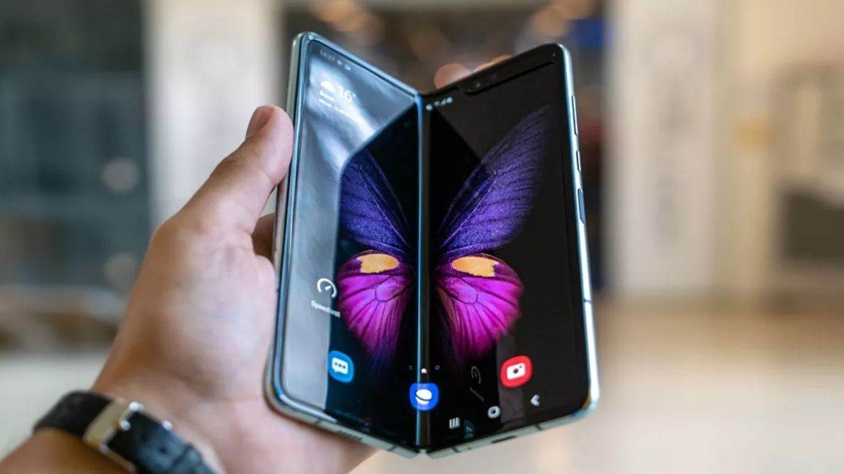 Apple additionally jumped into the race of foldable smartphones, this legendary cell firm will make a show