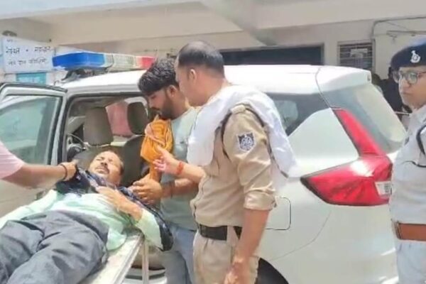 MP Information: Ladies police officer performs the responsibility of humanity, the injured tortured to the hospital on time